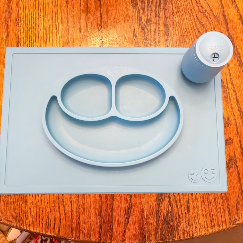 EZPZ Happy Mat & Happy Cup - Blue